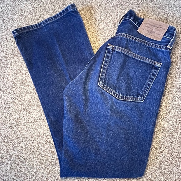 Vintage Abercrombie & Fitch Flared Blue Jeans Medium/Dark Wash 100% Cotton 6 - Picture 2 of 11